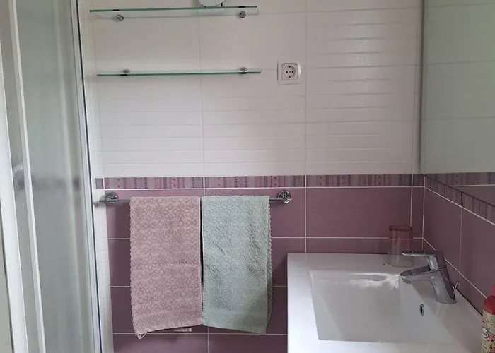 Bamboo House Apartment *